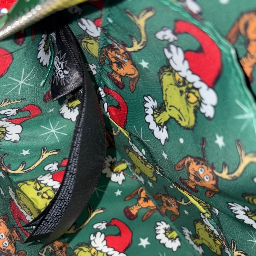 NWOT How The Grinch Stole Christmas Lenticular Wreath Portrait crossbody bag. - Picture 8 of 8